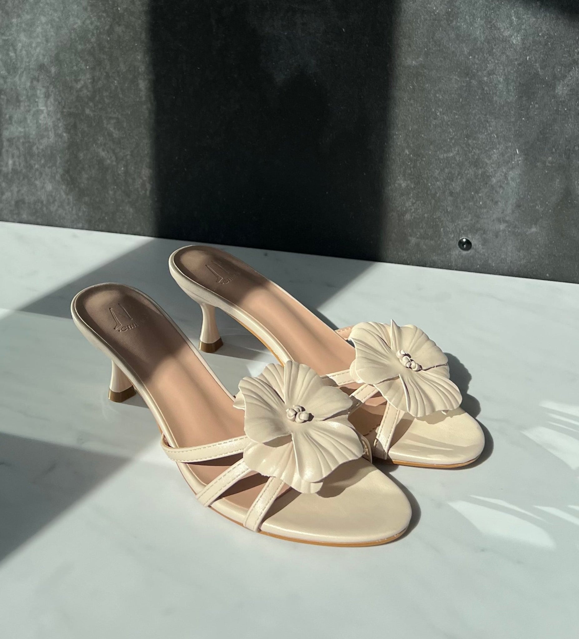 Flora Pumps Beige
